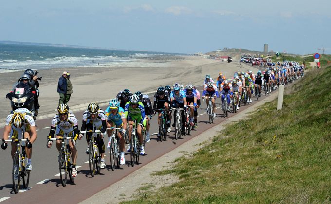 In Olanda il gruppo costeggia il mare e fa i conti con il vento © Bettiniphoto