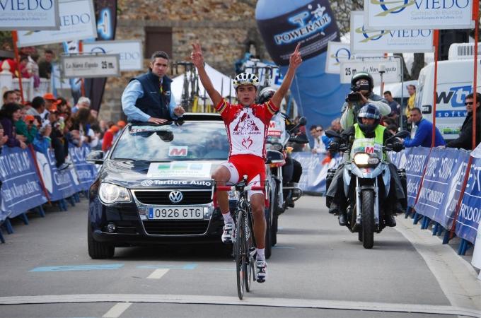 Fabio Duarte vince la tappa regina della Vuelta Asturias davanti al compagno Alex Cano © Lavueltaasturias.com