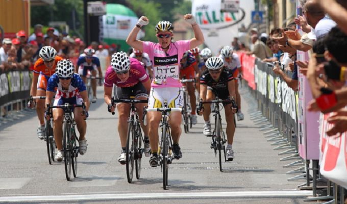 Ina-Yoko Teutenberg inanella a Lendinara la quarta vittoria di tappa consecutiva al Giro © GiroDonne.it
