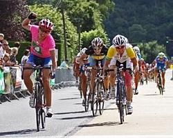 Grete Treier regola le avversarie in volata - Foto Cyclismefeminin.over-blog.com © Christophe Deluche