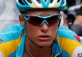 Alexandre Vinokourov in azione sulle strade del Tour - Foto Roberto Bettini