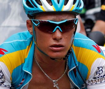 Alexandre Vinokourov in azione sulle strade del Tour - Foto Roberto Bettini