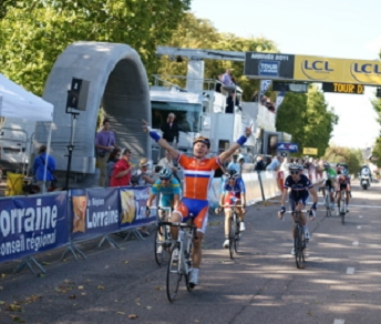 L'olandese Moreno Hofland vince la prima tappa in linea del Tour de l'Avenir © www.letour.fr