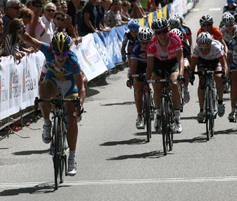 Emma Johansson vittoriosa a Cles nell'ultima tappa del Giro del Trentino © Ufficio Stampa
