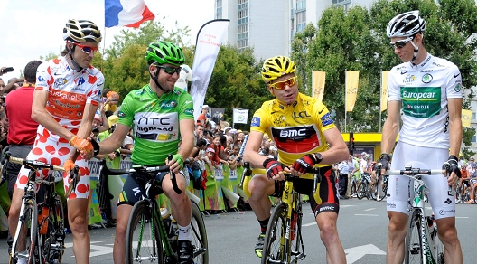Le maglie del Tour 2011: Samuel Sánchez a pois, Mark Cavendish in verde, Cadel Evans in giallo e Pierre Rolland in bianco © Bettiniphoto