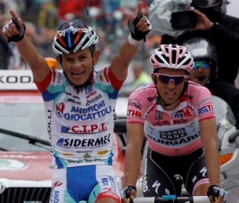 Parti invertite sul Grossglöckner rispetto all'Etna: Rujano vince, Contador è secondo © Bettiniphoto