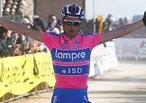 Michele Scarponi anticipa José Serpa sull'arrivo di Gesturi © Bettiniphoto