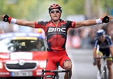 Greg Van Avermaet batte Marco Marcato, sullo sfondo, e vince la Parigi-Tours © Bettiniphoto