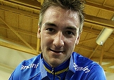 Elia Viviani dopo la premiazione dell'Omnium agli Europei su Pista © www.uvp-fpc.pt