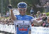 L'esultanza di Enrico Barbin sul traguardo della Piccola Sanremo © Bettiniphoto