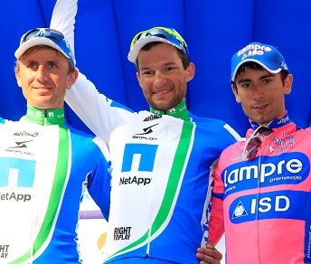 Il podio finale della Coppi e Bartali 2012, con Jan Barta tra Bartosz Huzarski e Diego Ulissi © Bettiniphoto