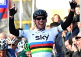 Mark Cavendish davanti a Yauheni Hutarovich nella Kuurne-Brussel-Kuurne © TeamSky.com