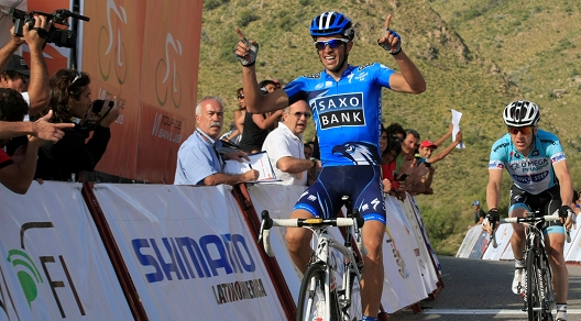 Alberto Contador, vincitore della terza tappa del Tour de San Luis davanti a Levi Leipheimer © Bettiniphoto