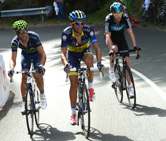 Alberto Contador circondato da Valverde e Froome. Fuori quadro c'è anche Joaquím Rodríguez © lavuelta.com