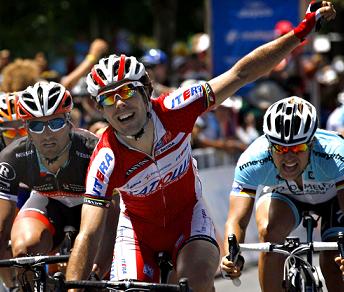 Óscar Freire vince in Australia con la nuova maglia della Katusha © Bettiniphoto