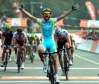 Francesco Gavazzi coglie la prima vittoria stagionale nella terza tappa del Tour of Beijing © Facebook Tour of Beijing