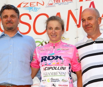 A Firenze Małgorzata Jasińska veste la maglia rosa e vince il suo primo Giro di Toscana © mcipollinigiordanateam.com