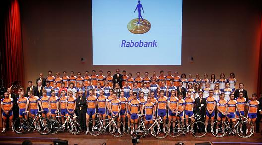 Le squadre della Rabobank tutte assieme alla presentazione © Giant-bicycles.com
