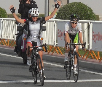 Prima vittoria della stagione per Trixi Worrack, che nella seconda tappa del Tour of Qatar batte la connazionale Judith Arndt, ora nuova leader della corsa © Cicloweb.it - Foto Sebastiano Cipriani