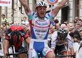 Mattia Gavazzi batte Ivan Rovny e Taylor Phinney ad Arezzo e vince il Giro della Toscana © www.cscarezzo.it