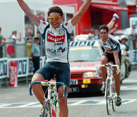 Claudio Chiappucci vince a Val Louron davanti a Miguel Indurain nel Tour 1991 © centerlinerule.blogspot.it