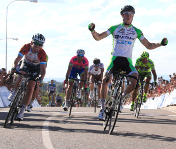 A Terrazas del Portezuelo Sacha Modolo si mette alle spalle Mark Cavendish. Poco dietro Alessandro Petacchi, 6° © Bettiniphoto