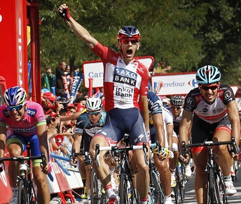 Michael Mørkøv esulta, ai suoi lati Richeze secondo e Cancellara terzo, sotto la sua ascella un Tony Martin quasi eroico © Bettiniphoto