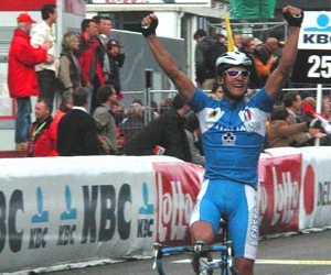 Non ha vinto in prima persona, ma ha contribuito al successo di Mario Cipollini a Zolder: la più bella soddisfazione in maglia azzurra © www.bikenews.it