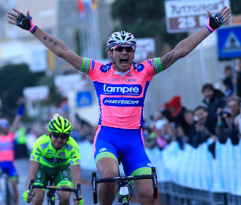 L'esultanza di Filippo Pozzato, vincitore del 50° Trofeo Laigueglia © Bettiniphoto