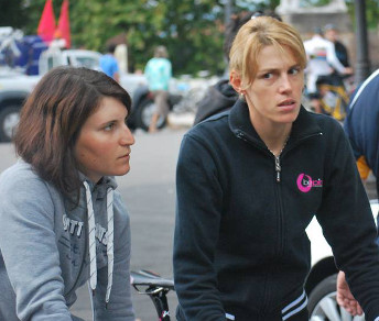 Elisa Longo Borghini e Noemi Cantele tra coloro che hanno guidato lo sciopero al Giro della Toscana © Ambrogio Rizzi