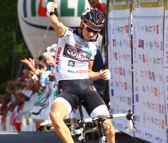 A Champorcher Davide Villella conquista la seconda tappa del Giro della Valle d'Aosta © Riccardo Scanferla