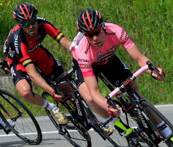 Cadel Evans in azione nella tappa di Sestola © Bettiniphoto