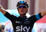 Peter Kennaugh si impone a Sogliano sul Rubicone davanti a Manuel Bongiorno (sullo sfondo) © Bettiniphoto