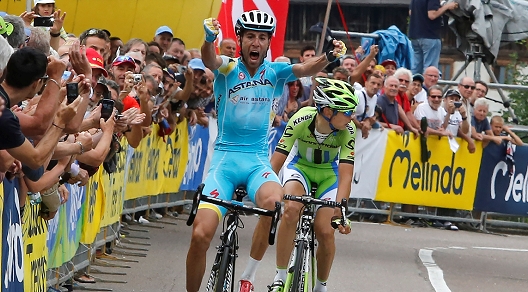 Vincenzo Nibali batte Davide Formolo in uno sprint a due e si laurea Campione Italiano 2014 © Bettiniphoto