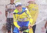 Bernardo Suaza festeggia la vittoria del Giro della Valle d'Aosta © Rodella