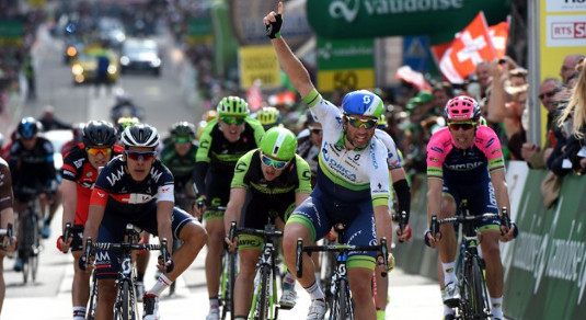 Michael Albasini vince la seconda tappa del Giro di Romandia © greenedgecycling.com