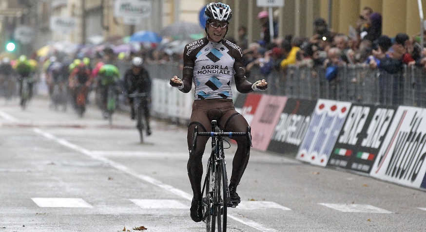 Jan Bakelants esulta a Ciriè: suo il Gran Piemonte con uno scatto da finisseur © Bettiniphoto