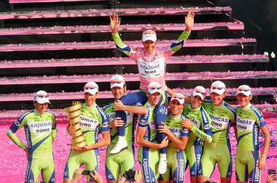 La Liquigas porta Basso in trionfo nell'Arena di Verona © Cyclingnews