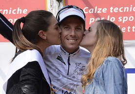 Gaëtan Bille premiato come vincitore del Giro del Friuli Venezia Giulia © Giro FriuliVeneziaGiulia