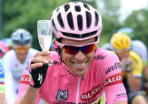 Alberto Contador brinda: il Giro d'Italia 2015 è suo © ANSA