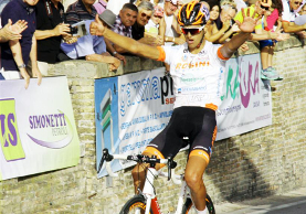 Pierpaolo Ficara segna sei con la mano: sono le vittorie stagionali © Foto Soncini