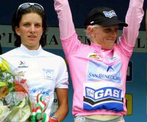 In rosa c'è Zinaida Stahurskaja ma il Giro andrà a Nicole Brändli © Archivio Rai