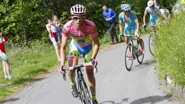 Alberto Contador all'attacco su Mortirolo dopo una rimonta epica @ Bettiniphoto
