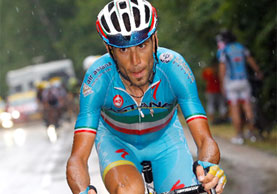 Vincenzo Nibali all'attacco sulla salita di Plateau de Beille © Bettiniphoto