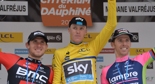 Chris Froome sul podio del Delfinato tra Tejay Van Garderen e Rui Alberto Faria da Costa © A.S.O.