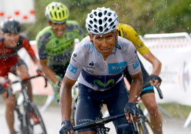 Nairo Quintana attacca Chris Froome verso Plateau de Beille © Bettiniphoto