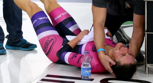 Sarah Storey in preda ai crampi dopo un'ora a tutta © Getty Images