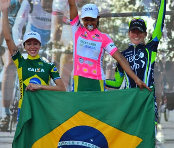 Janildes Fernandes, Lauren Stephens ed Ana Paula Polegatch sul podio del Tour Femenino de San Luis © ANSL/Divulgação
