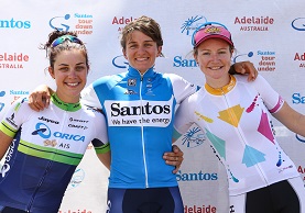 Valentina Scandolara al Santos Women's Tour 2015 tra Melissa Hoskins e Lauren Kitchen - Foto Cyclingtips.com @ Con Chronis