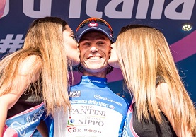 Damiano Cunego veste la maglia azzurra di miglior scalatore @ Nippo-Vini Fantini